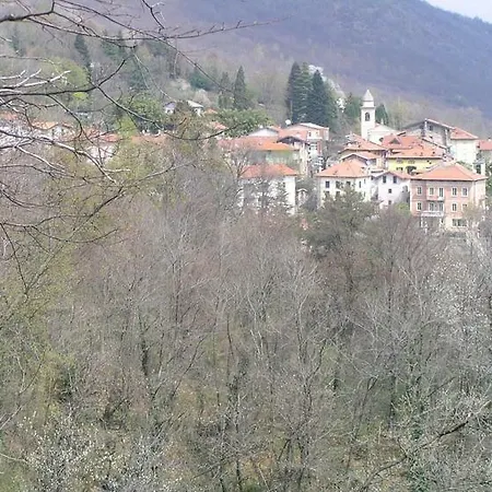 Ettore's Semesterbostad Besano